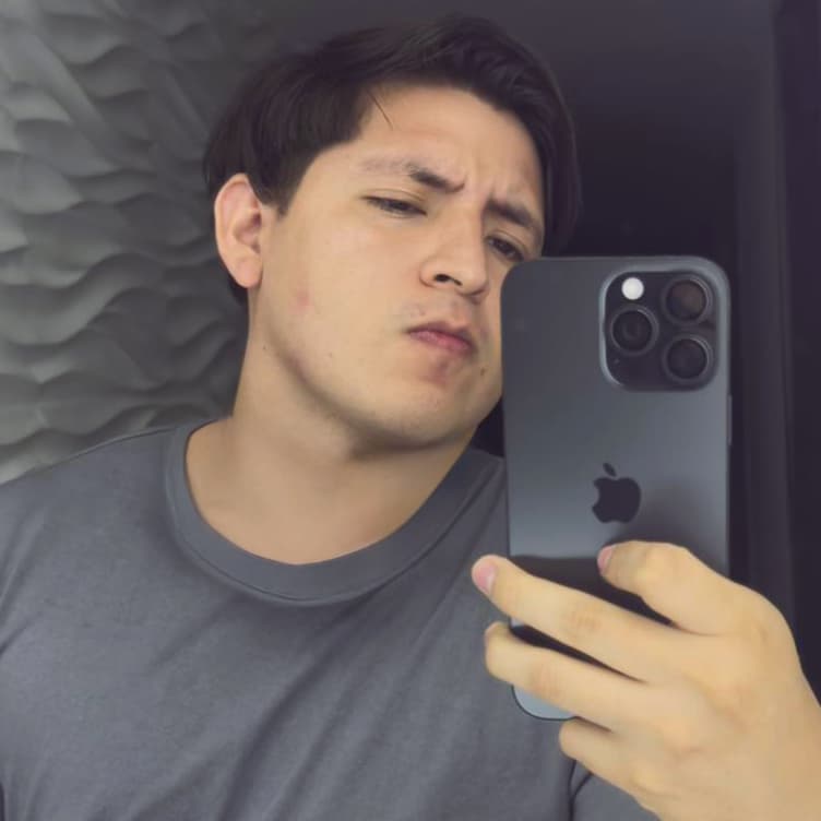 Foto de perfil de Rob Gallardo, creador de contenido y arquitecto de software